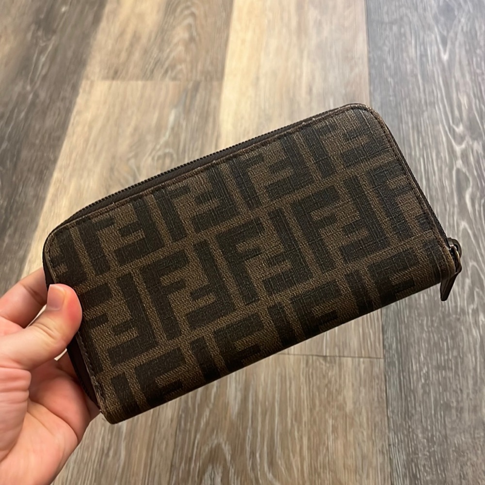 FREE SHIPPING EUC FENDI FF Zucca Zip Around Wallet